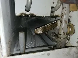 Dirty ice machine